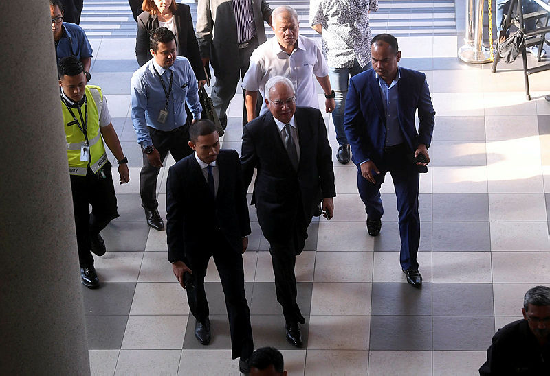 Najib arrives at the High Court, on April 15, 2019. — Bernama