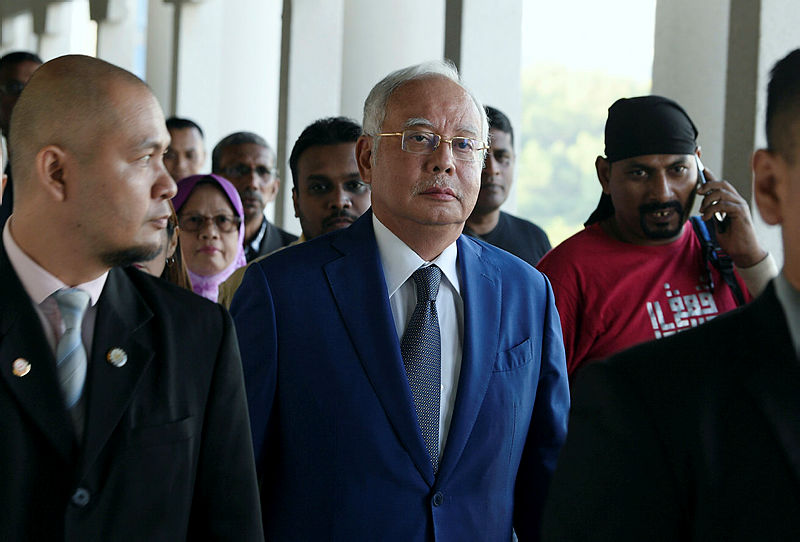 Datuk Seri Nejib Abdul Razak arrives at the sessions court, on Feb 8, 2019. — Bernama