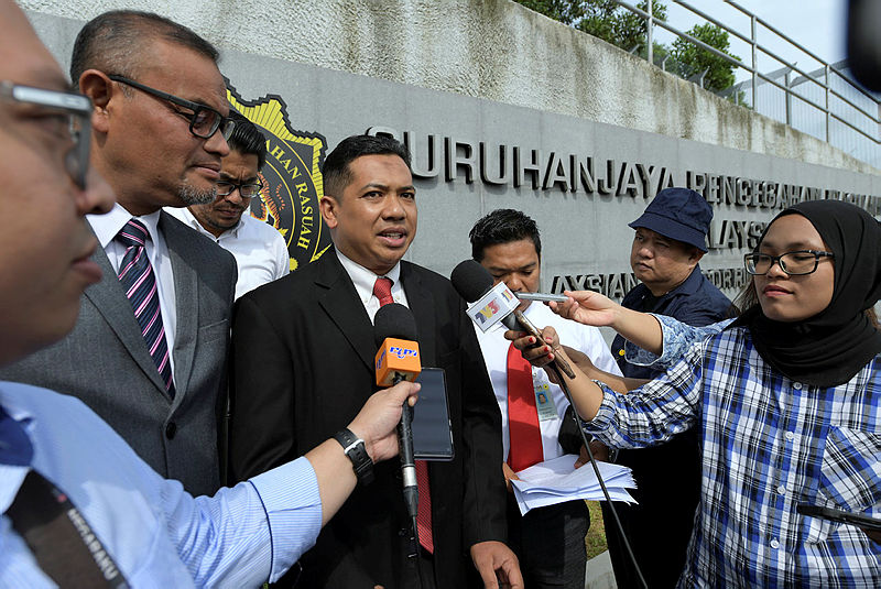 Special Task Officer to the Defence Minister Mohd Nasaie Ismail is interviewed by members of the press after lodging a report at the MACC, on May 16, 2019. — Bernama