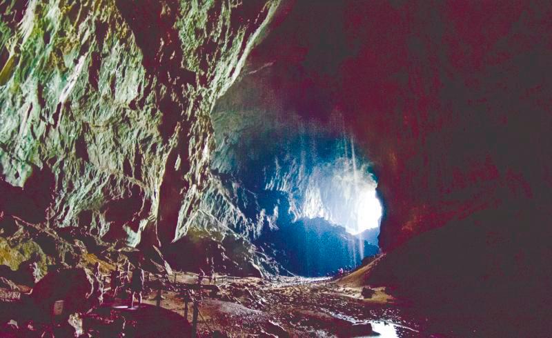 $!Gua Nasib Bagus is one of the many caves within Gunung Mulu National Park. – 123RF