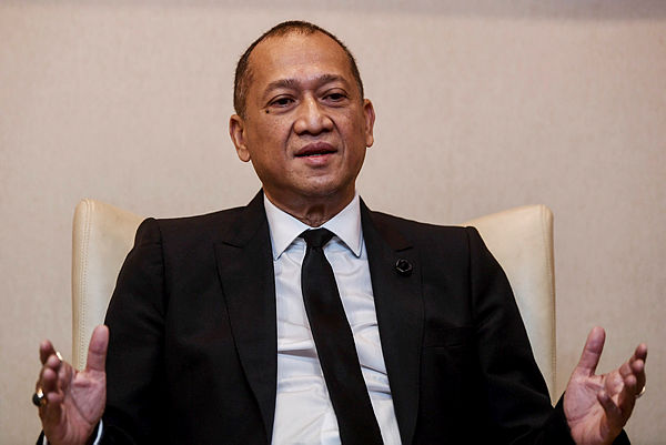 BN secretary-general Datuk Seri Mohamed Nazri Abdul Aziz speaks during a special press conference at the BN headquarters at Putra World Trade Center on March 6, 2019. — Bernama