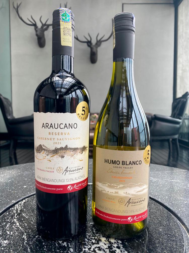 $!Some of the Chilean wines from Hacienda Araucano include Araucano Reserva Cabernet Sauvignon (left) and Humo Blanco Lolol Valley Chardonnay.