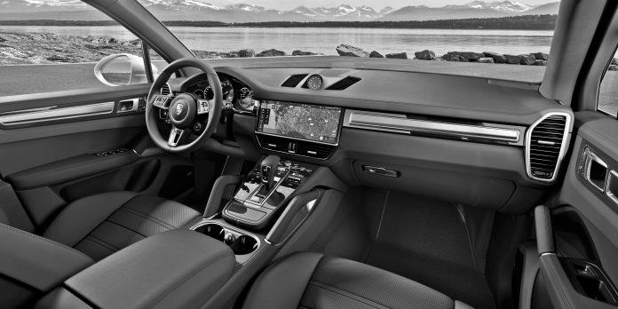 New Porsche Cayenne To Have Dashboard With Three Screens, Making Passenger More Of A ‘Co-Driver’ $!New Porsche Cayenne To Have Dashboard With Three Screens, Making Passenger More Of A ‘Co-Driver’
