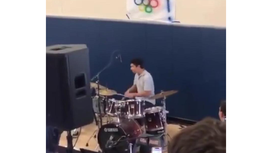 (Video) Schoolboy expelled for playing Pornhub intro song on school talent show