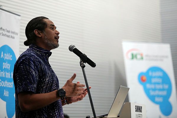 Rembau MP Khairy Jamaluddin speaks at a forum titled, ‘Beyond 2020: Fresh Views, New Vision’, at Sunway University today. — Sunpix by Norman Hiu