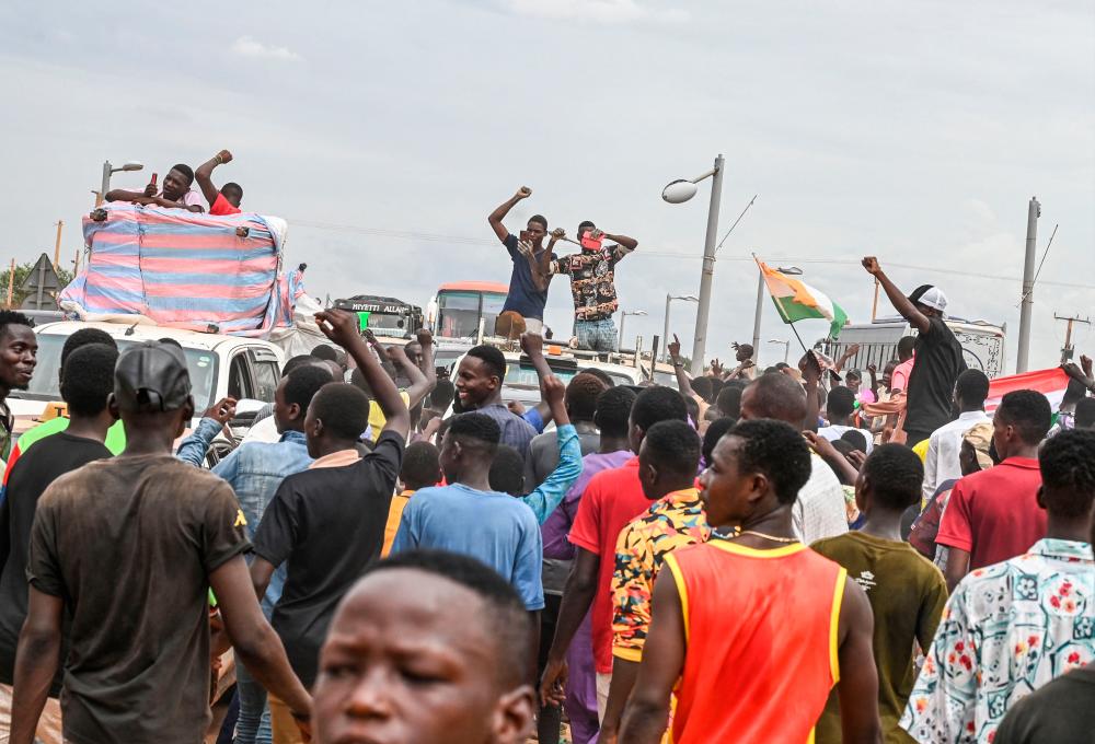 Demonstrators in Burkina Faso protest France and ECOWAS while