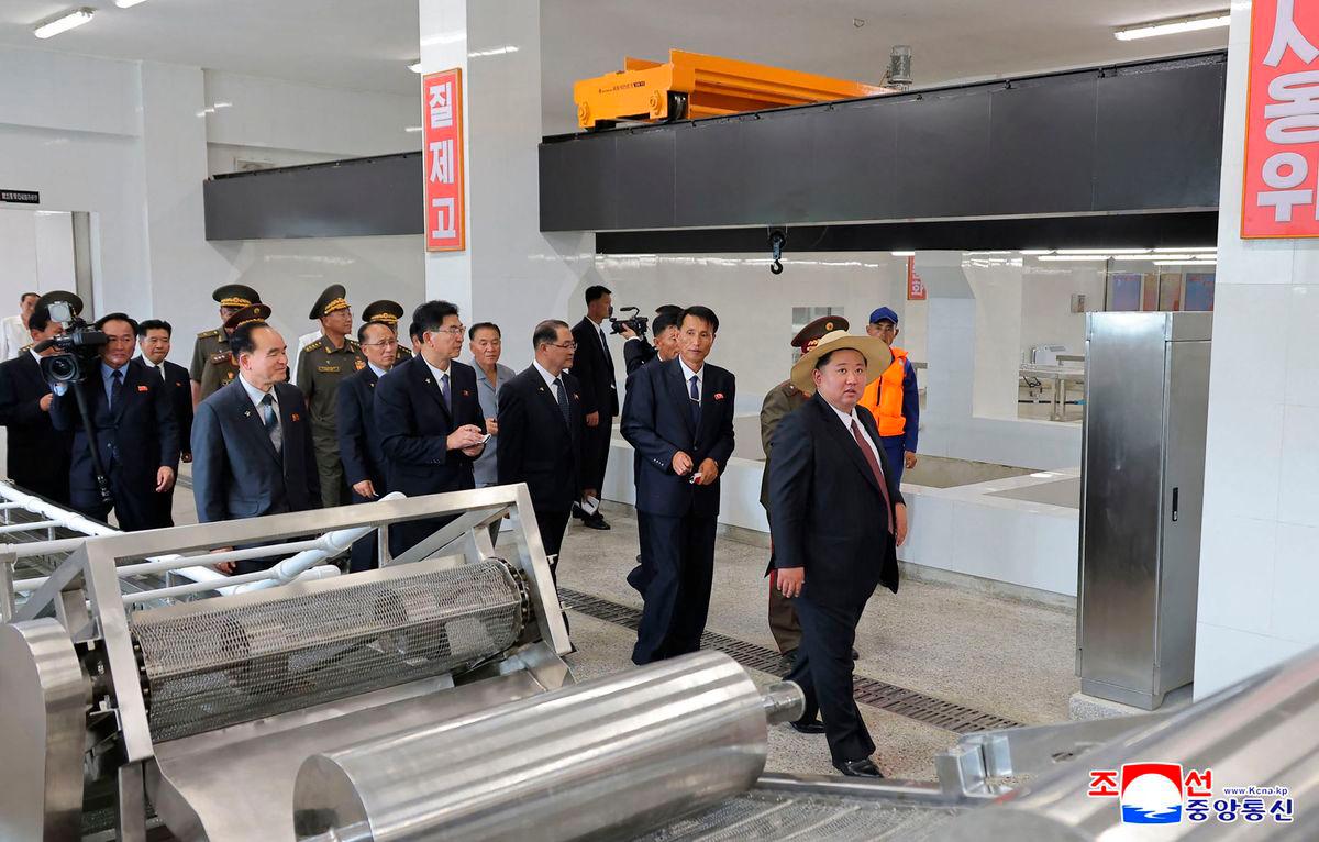 This picture taken on August 30, 2025 and released from North Korea’s official Korean Central News Agency (KCNA) on August 31, 2025 shows North Korean leader Kim Jong Un visiting the newly completed shallow-water aquaculture facility at the Ragwon County Offshore Farm in South Hamgyong Province. - South Korea OUT. Photo by KCNA VIA KNS / AFP