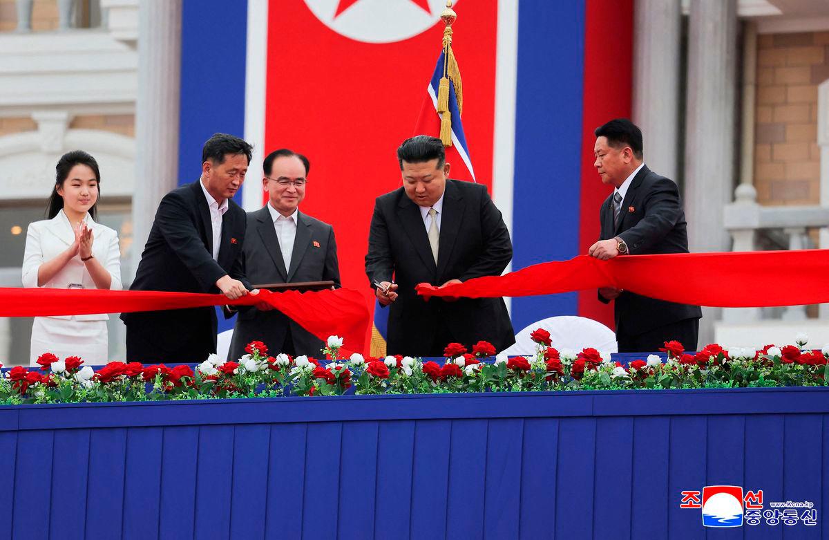 North Korean leader Kim Jong Un (2nd R), his daughter Kim Ju Ae (L), attending the inaugural ceremony of the Wonsan Kalma coastal tourist area in Kangwon Province, North Korea. (Photo by KCNA VIA KNS / AFP)