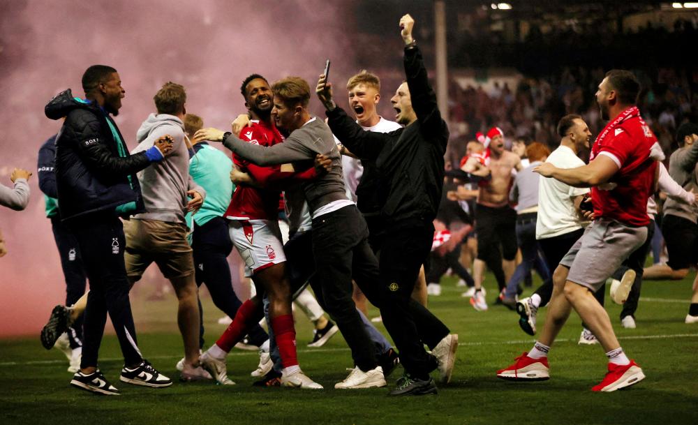 Nottingham Forest's Cafu celebrates with fans after reaching the Championship Play Off Final Action Images via REUTERSpix