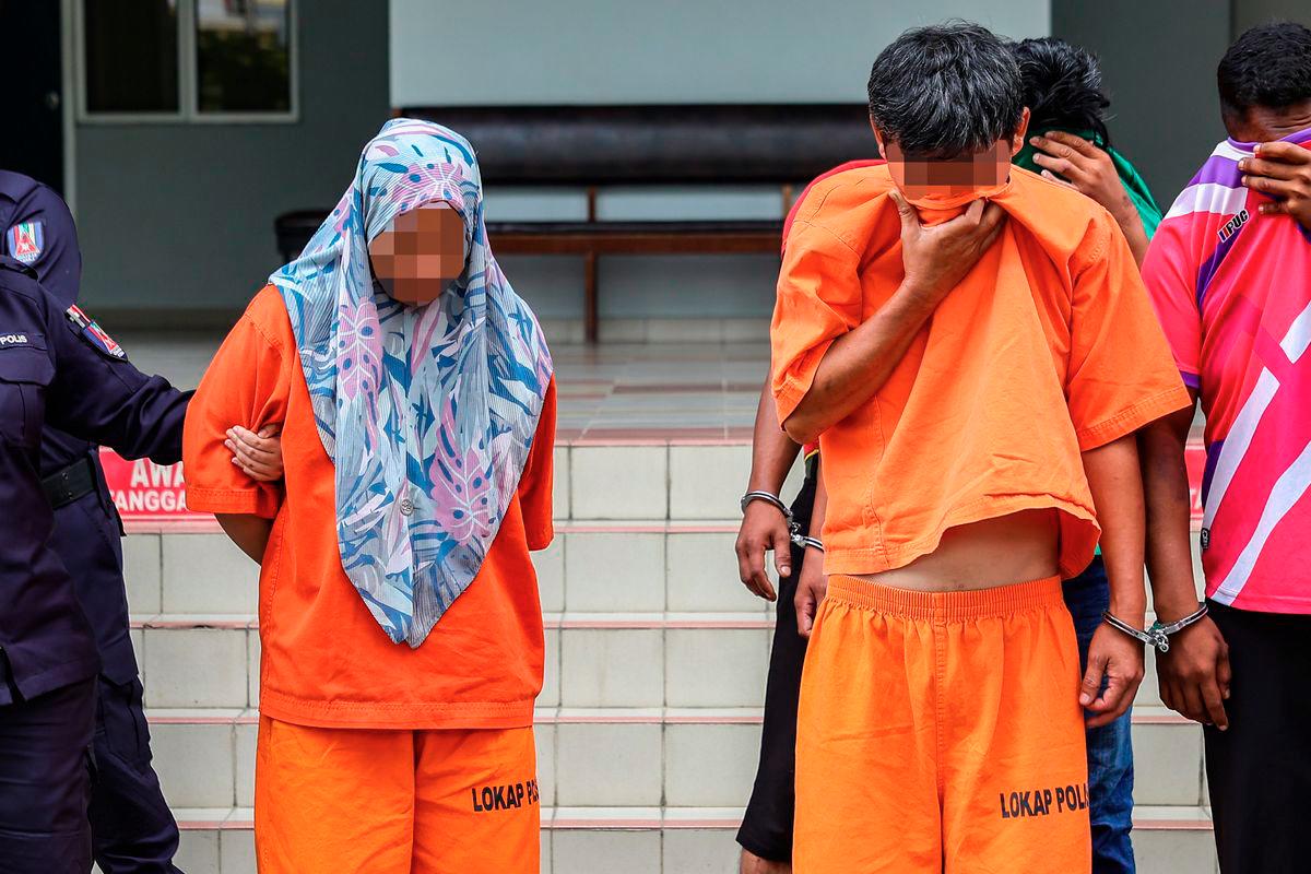 Seorang lelaki dan teman wanitanya direman tujuh hari bermula hari ini bagi membantu siasatan berhubung kematian dua kanak-kanak yang lemas selepas kereta dinaiki mereka menggelongsor ke dalam Sungai Linggi di Tanjung Agas, Port Dickson pada 4 September 2025.