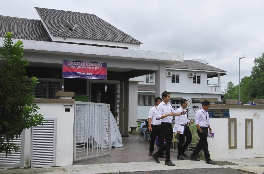 Negri Sembilan Social Welfare Department staff conducts an inspection on a senior citizens’ home in Seremban 3, on June 18, 2019. - Bernama