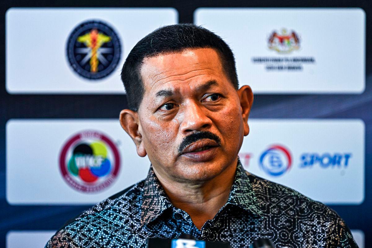 President of the Malaysian Karate Federation (MAKAF), Datuk Nur Azmi Ahmad, answering questions from reporters during a press conference at the opening ceremony of the 2025 Karate 1 Series A Championship at N9 Arena today. – BERNAMA