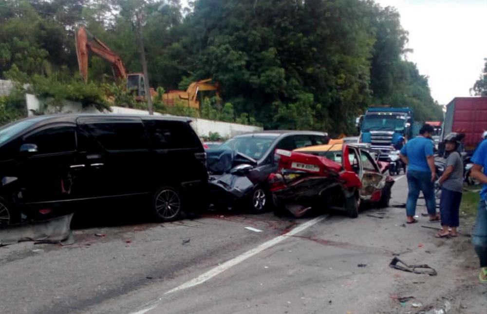 The scene of an accident involving 13 vehicles at Jalan Batang Benar, Nilai, Seremban on May 29, 2019. — Bernama