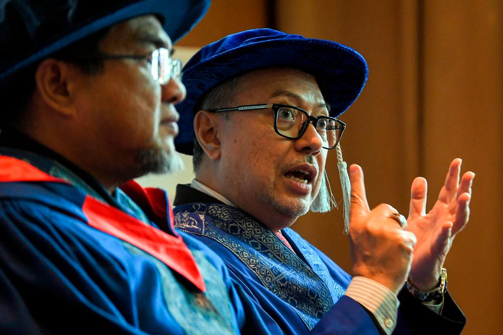 Pengarah Eksekutif Haji Lembaga Tabung Haji Datuk Seri Syed Saleh Syed Abdul Rahman (kanan)/BERNAMApix