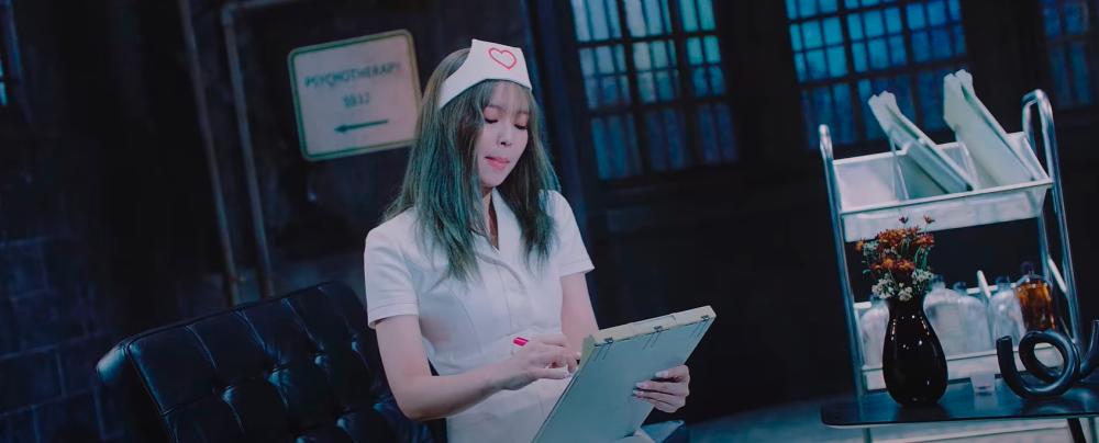 $!YG Entertainment to remove all nurse costume scenes in Lovesick Girls MV