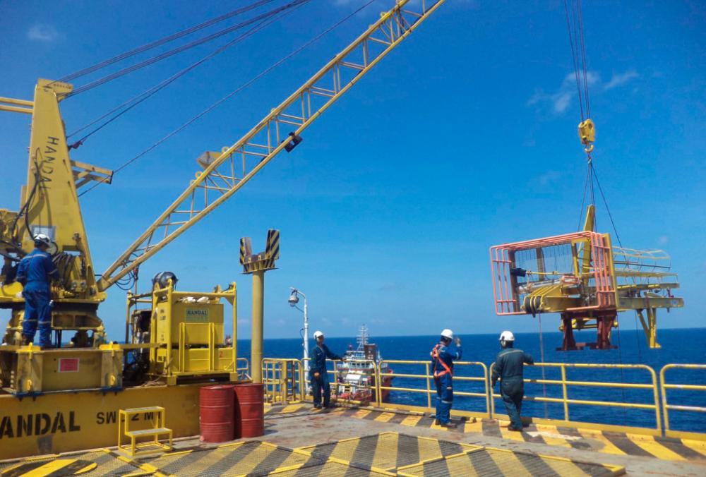 Handal Energy bags first crane maintenance contract in East Malaysia