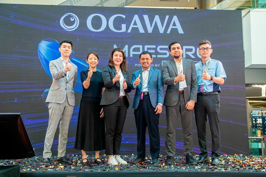 OGAWA MAESTRO Official Open Ceremony by Mr Leong Boon Hong, Deputy Director of OGAWA Malaysia, Ms. Chai Ai Ping, Senior Manager A&amp;P of 1 Utama Shopping Centre, Datuk Lim Mee Ling, Executive Director &amp; CEO of OGAWA Malaysia, Prof. Ir . Dr. Kaharudin Dimyati - Dean, Faculty of Engineering of Universiti Malaya, Ir. Dr. Nasrul Anuar Abd Razak - Head, Department of Biomedical Engineering of Universiti Malaya and Associate Professor Madya. Ir. Ts. Dr. Lai Khin Wee - Department of Biomedical Engineering of Universiti Malaya.