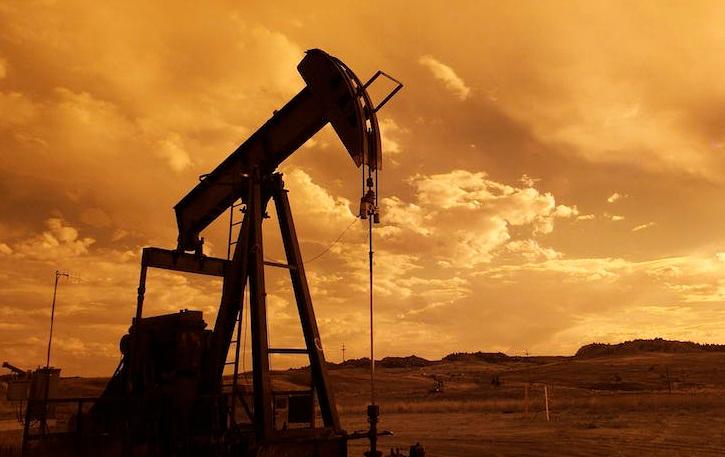 The decline in crude prices was limited by a surge in US petrol demand ahead of the summer driving season. – Pexelspic
