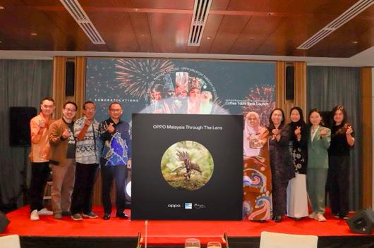 Representatives of the Malaysian National Commission for Unesco, the Ministry of Tourism, Arts and Culture and Oppo Malaysia at the unveiling of the #OppoMalaysiaThroughTheLens coffee table book.