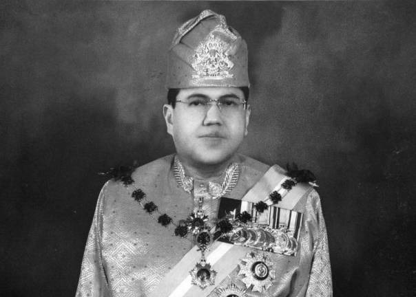 Sultan Ismail Petra, the father of Sultan Muhammad V of Kelantan, died at 8.11am today at the Royal Ward of Raja Perempuan Zainab II Hospital in Kota Baru. - Bernama