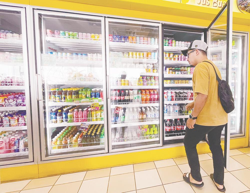 Addiction to sugary drinks is real. It is no surprise that over 53% of Malaysians screened were found to be overweight or obese, according to the National Health Screening Initiative 2023. – ADIB RAWI YAHYA/THESUN