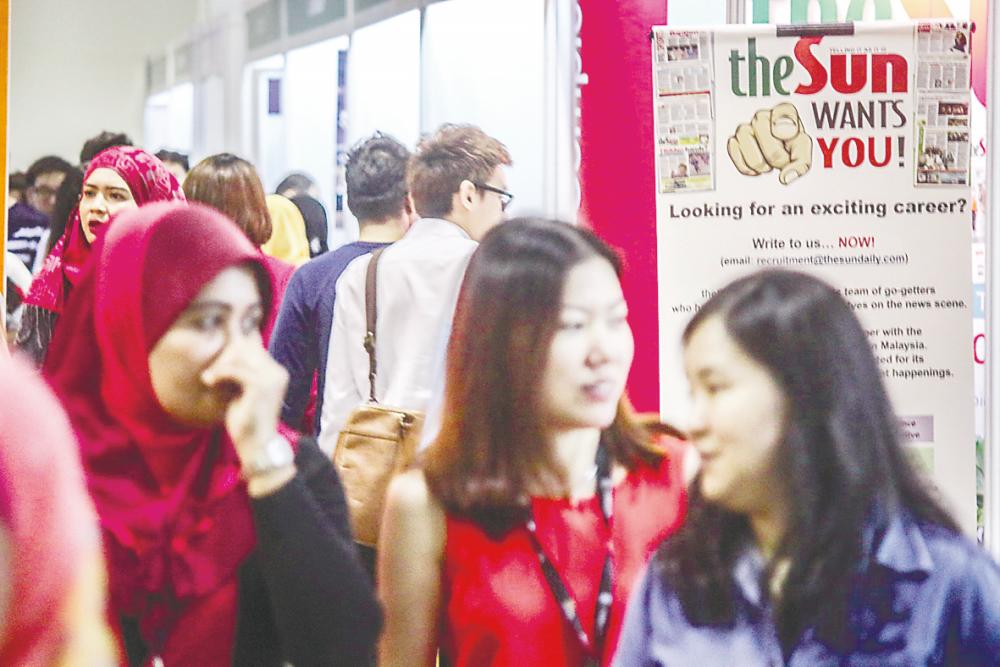 Gen Z values balance, mental health and personal growth alongside career ambition. – SUNPIC