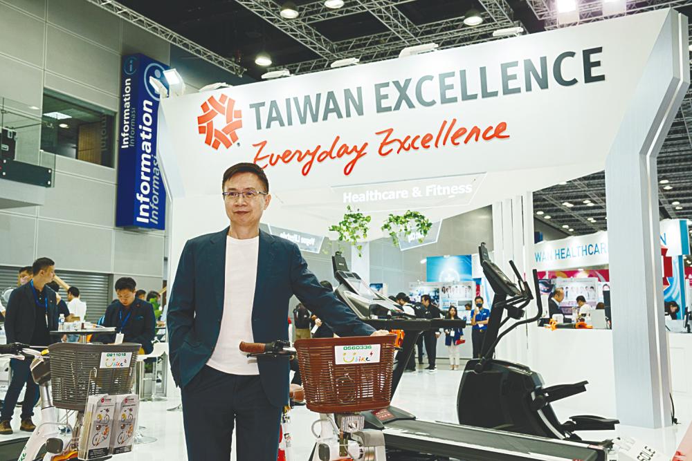 Huang pictured with Taiwan’s finest innovations at Taiwan Expo 2023
