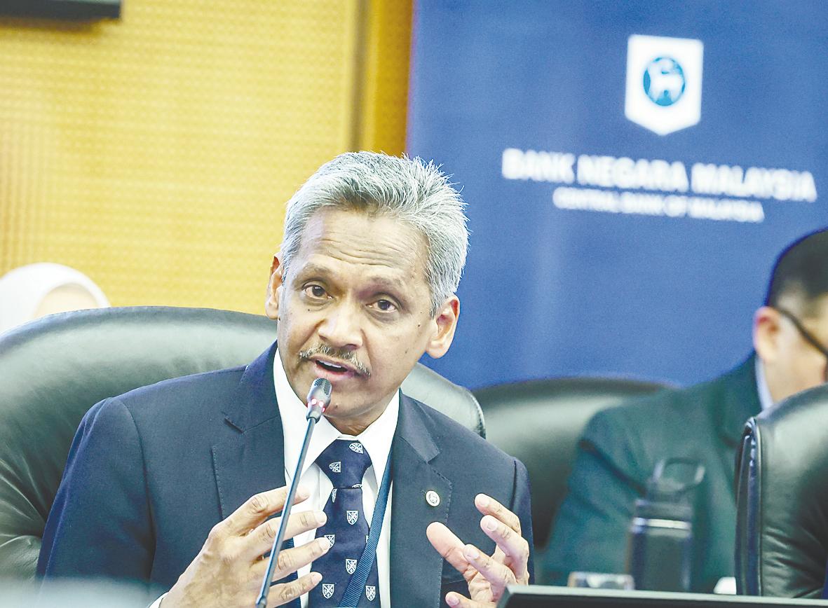 Abdul Rasheed speaking at the press conference on Malaysia’s first-quarter 2025 GDP growth at Sasana Kijang in Kuala Lumpur today. – Bernamapic