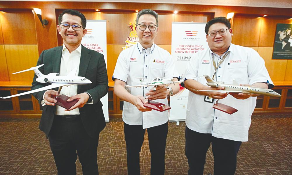 From left: Invest Selangor CEO Datuk Hasan Azhari Idris, Teng, Selangor Darul Ehsan Aerospace Industry Coordination Office senior director Jamie Haniff Ramlee during the media briefing on Selangor Aviation Show 2023.