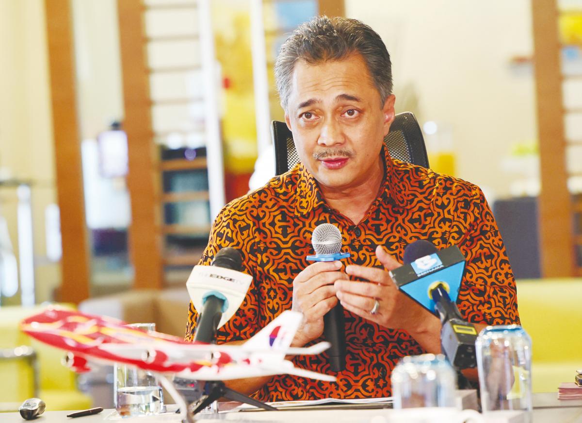 Mohd Izani speaking at a media briefing on MAHB’s strategic directiontoday. He says MAHB’s transformation is anchored on three pillars - service excellence, growth and capacity enhancement. – Bernamapic