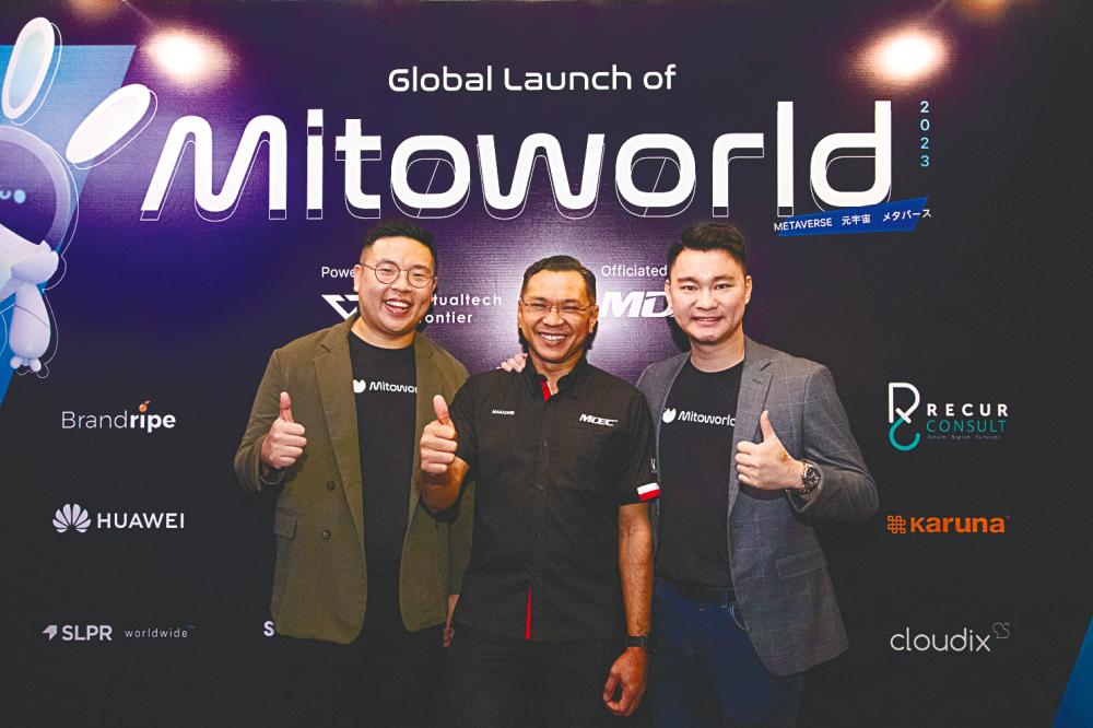 From left: VTF chief finance and operations officer and co-founder Kendrick Tan, Mahadhir and Low at the launch.