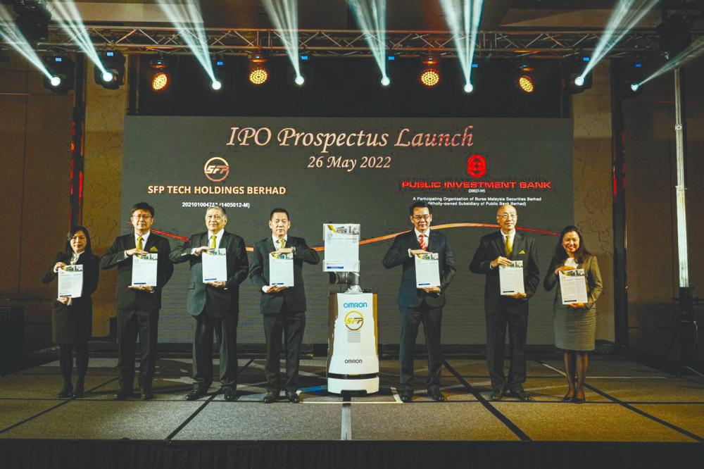 From left: SFP Tech director Chan Foong Ping, CEO Dr Chang Chee Jia, chairman Datuk Hamzah Mohd Salleh, Keoh, Public Investment Bank CEO Lee Yo-Hunn, SFP Tech directors Datuk Cheok Lay Leng and Yeoh Su Hui during the company’s prospectus launch in Kuala Lumpur.