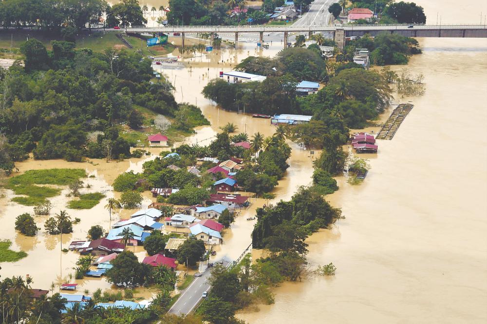 From devastating floods to record-breaking heatwaves, the impacts are now a daily reality. – BERNAMAPIC