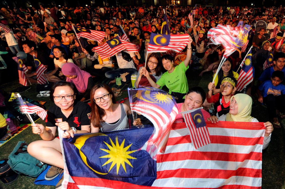 These small moments matter too because nationhood is built not just on events but also on experience. It is not just the milestones we remember; it is the way they made us feel connected, even when we were far apart. – BERNAMAPIC