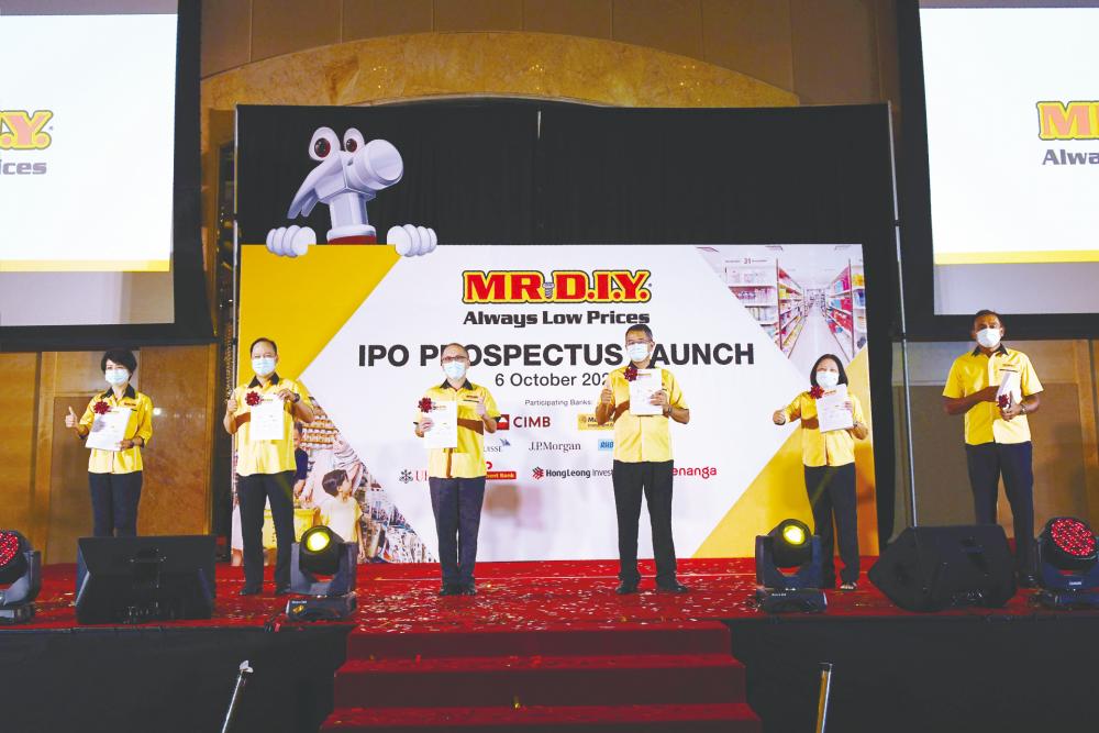 From left: Mr DIY director Leng Choo Yin, executive director &amp; executive vice-chairman Tan Yu Yeh, Ong, non-executive chairman Datuk Azlam Shah Alias, directors Ng Ing Peng and V. Brahmal at the prospectus launch.