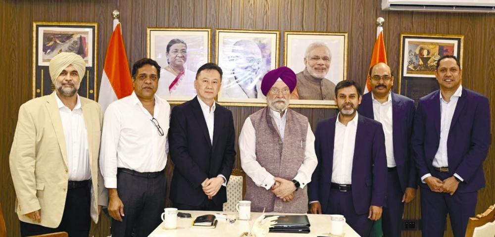 Gentari India country head Navjit Gill, Anil, Gentari chief renewables officer Kian Min Low, India Minister for Petroleum and Natural Gas Hardeep Singh Puri, Sushil, AM Green founder Mahesh Kolli and AM Green COO Gautam Reddy.