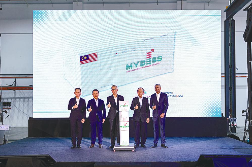From left: Chin, Mohamad Norza, Tengku Zafrul, Sulaiman Mahbob, and Genetec Technology director Datuk Jeeventhiran Ramanaidu at the launch.