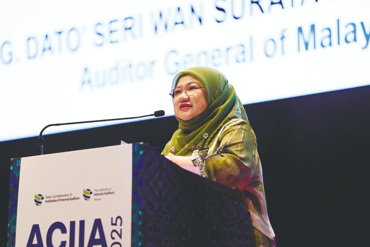 Wan Suraya speaking at the Asian Confederation of Institutes of Internal Auditors Conference 2025.