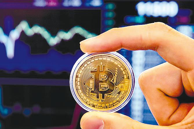 Bitcoin has declined for six weeks in a row, along with stock indices. – AFPPIX