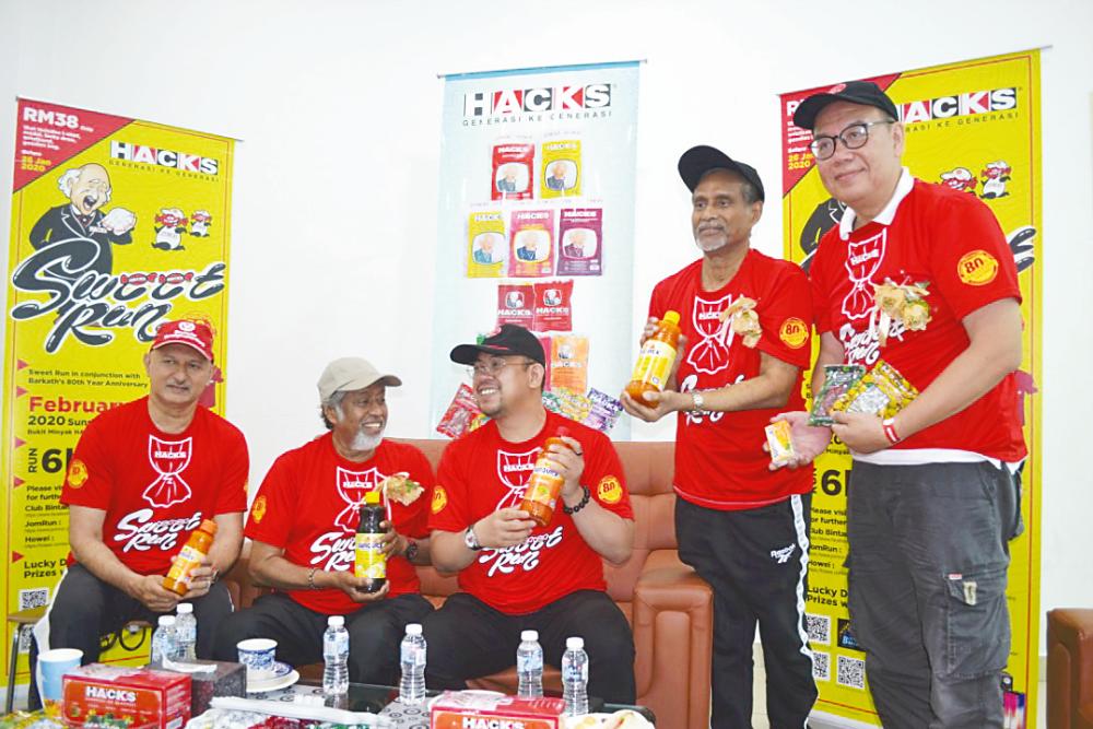 From right: Loh, deputy CEO Anwar Kabir, Deputy Youth and Sports Minister Steven Sim Chee Keong and Barkath Ali after the launch of the run in Bukit Mertajam recently.