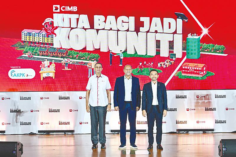 From left: CIMB Malaysia and CIMB Bank CEO Gurdip Singh Sidhu, Gobind and Novan at the launch of CIMB Kita Bagi Jadi Komuniti.