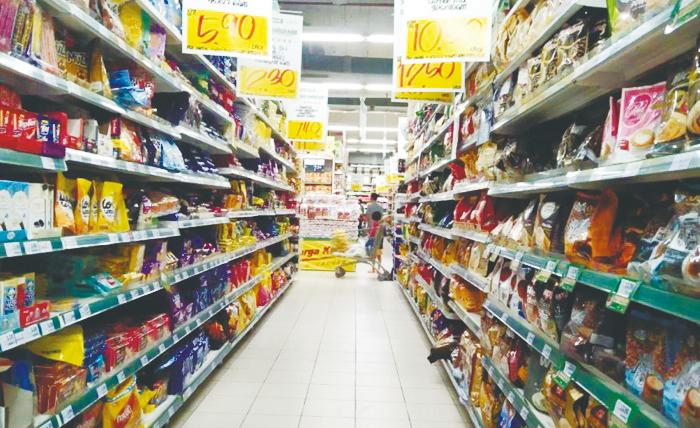 The government’s RM100 cash aid is likely to generate a temporary boost for retailers and wholesalers. – Bernama filepic