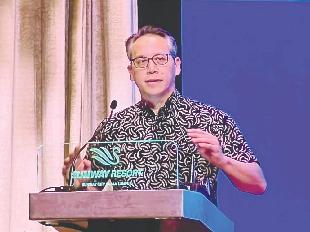 Julian says the initiative aims to drive transparency, enhance investor confidence, and strengthen Malaysia’s position in the global capital market.