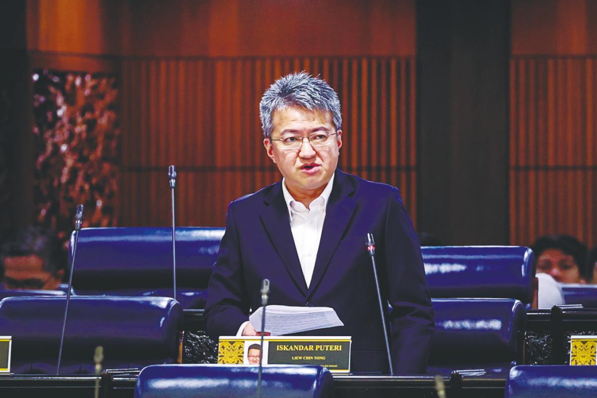 Liew speaking in the Dewan Rakyat today. – Bernamapic
