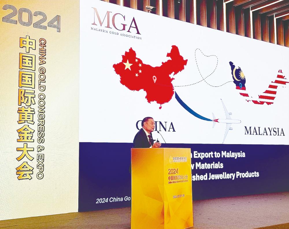 Ng delivering his talk at the 2024 China Gold Congress and Expo in Shanghai recently.