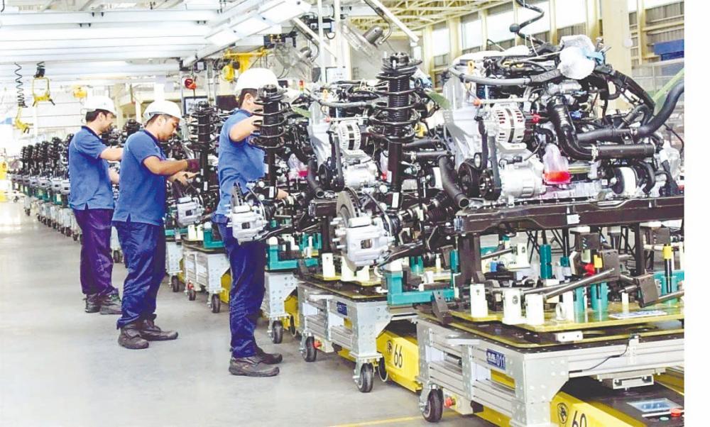 The Department of Statistics Malaysia says moderation of February’s IPI was primarily due to the slower output growth in the manufacturing sector. – Bernamapic