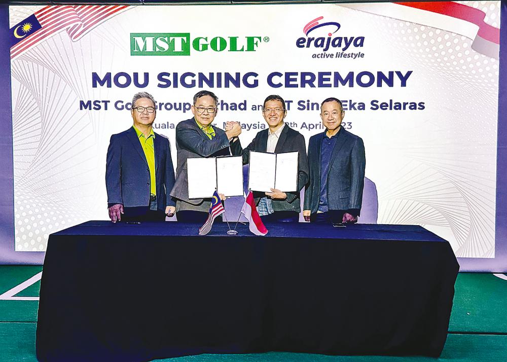 From left: MST Golf Group executive chairman Low Kok Poh, Ng Yap, Sutanto and PT Erajaya Swasembada Tbk president director Budiarto Halim