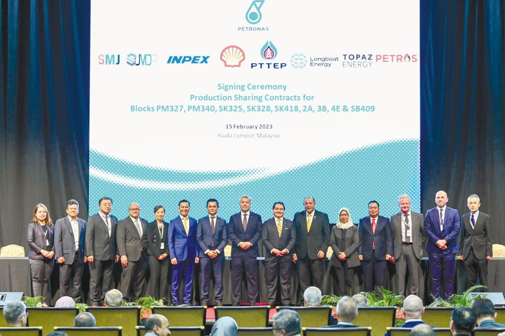 Petronas today signed production sharing contracts for nine exploration blocks marketed under MBR 2022.