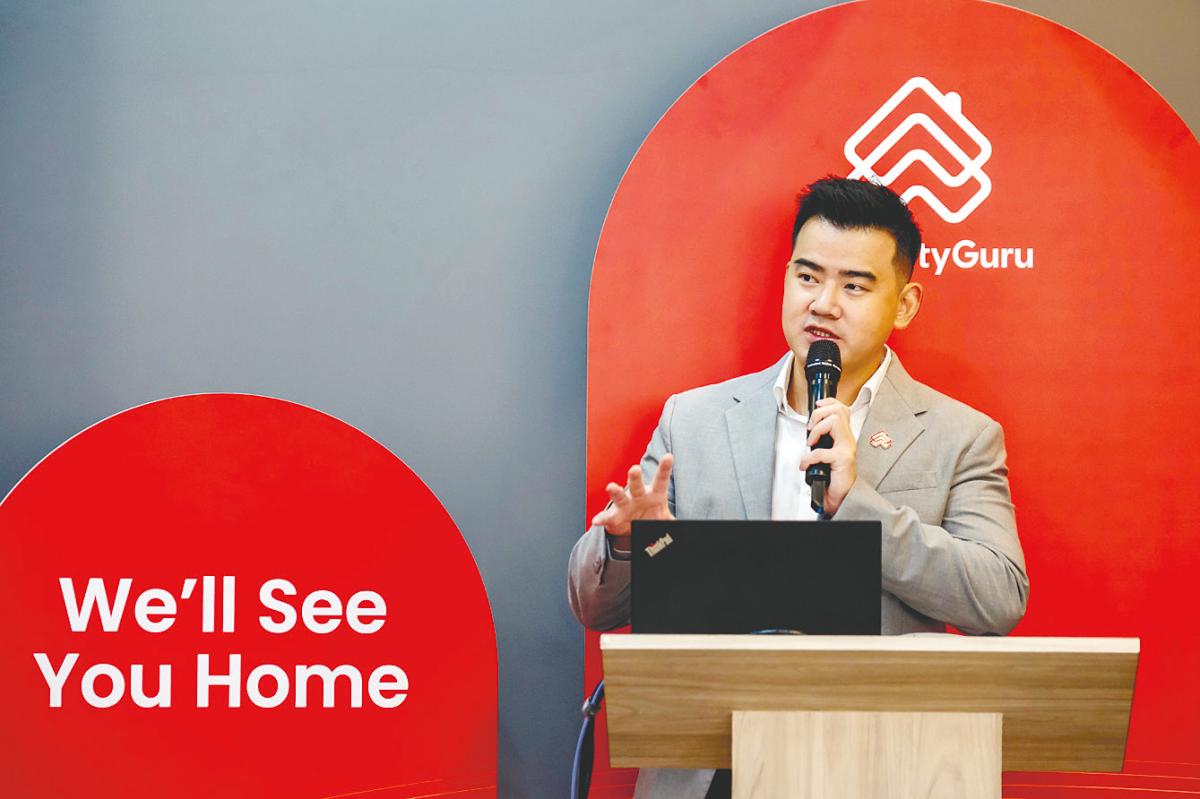Soh speaking at the PropertyGuru Group 2024 Sustainability Report launch and Market Outlook briefing in Kuala Lumpur today. – Bernamapic