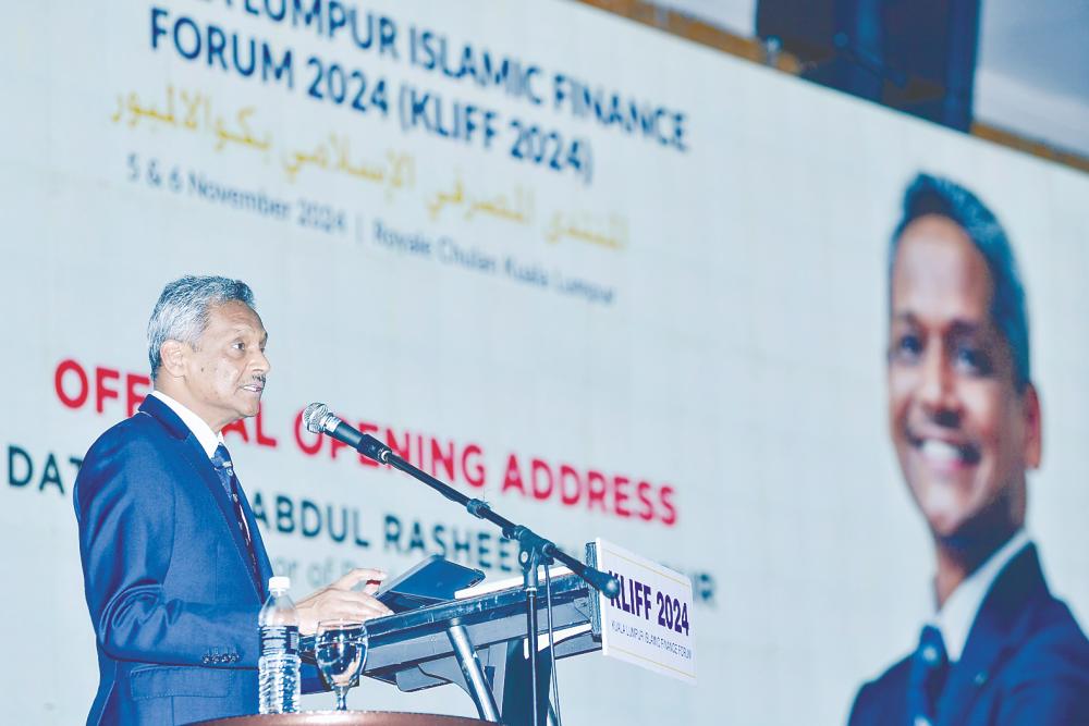 Abdul Rasheed speaking at the Kuala Lumpur Islamic Finance Forum 2024 in Kuala Lumpur today.– Bernamapic